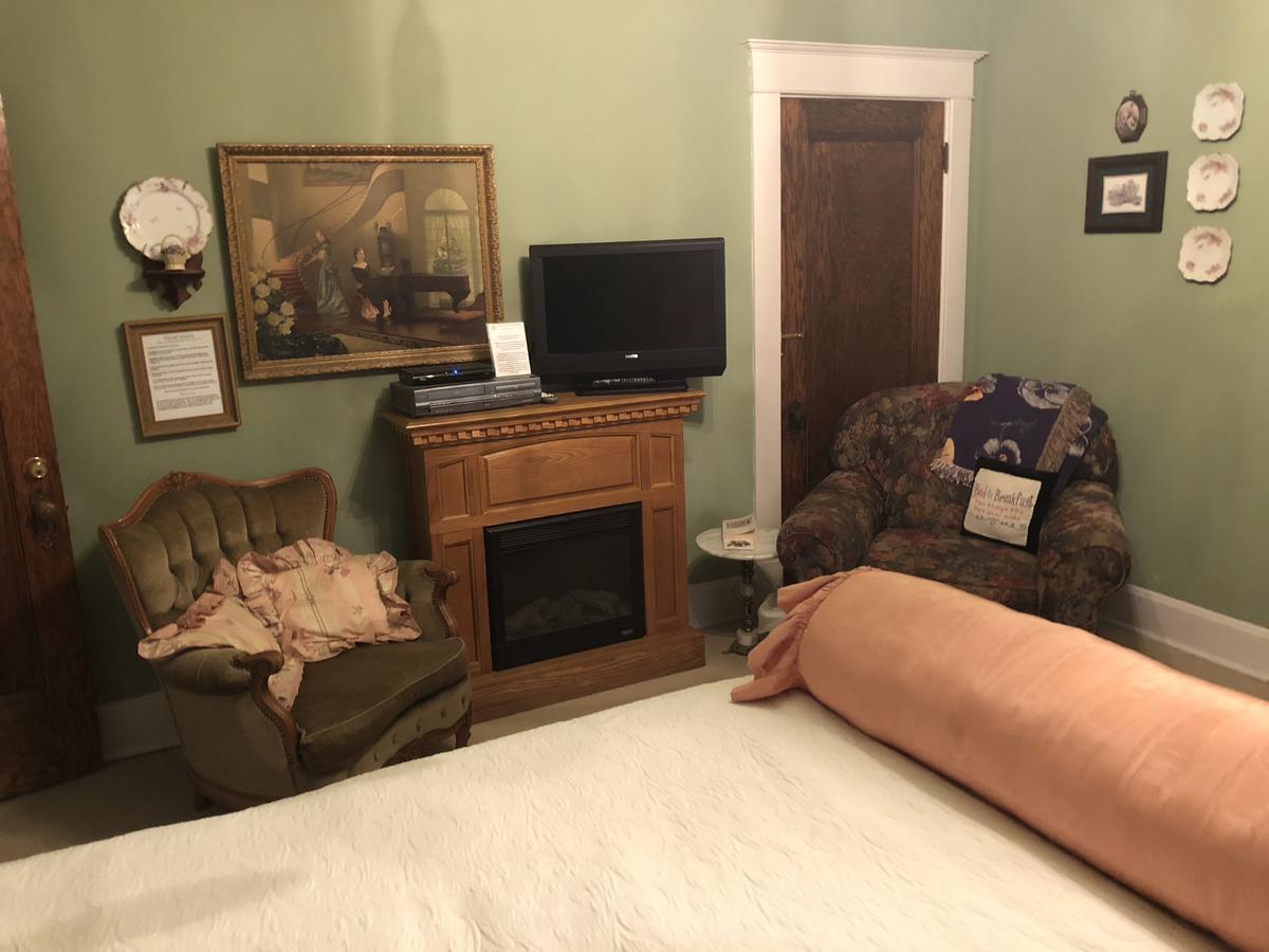 Hayes House Bed And Breakfast Маскогі Екстер'єр фото
